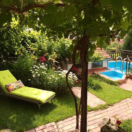 Pension Crhan Mikulov Buitenkant foto