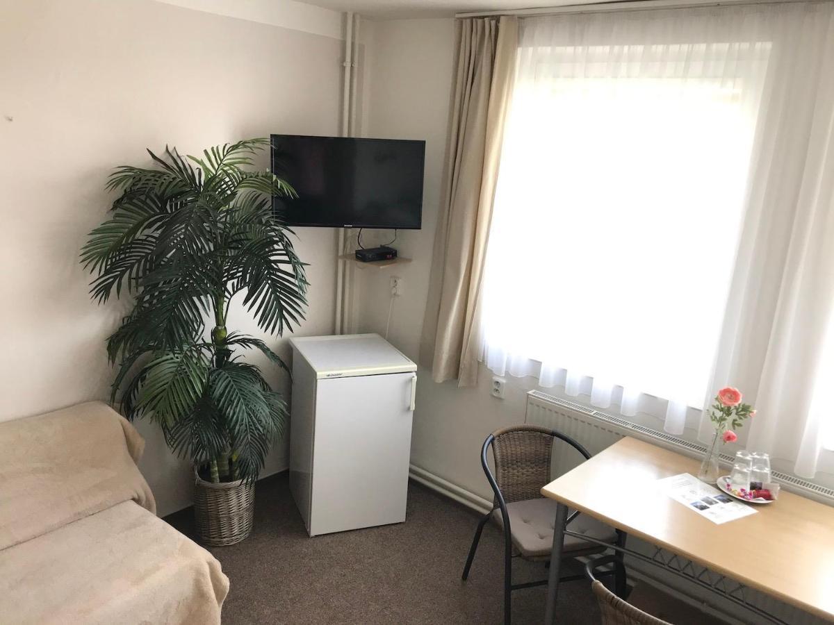 Pension Crhan Mikulov Buitenkant foto