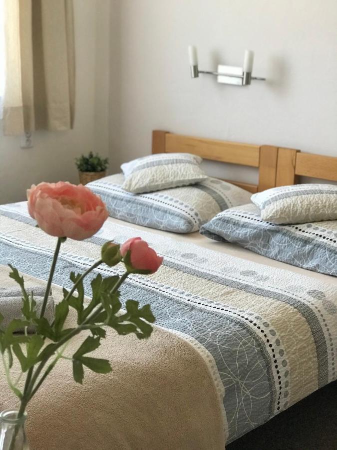 Pension Crhan Mikulov Buitenkant foto