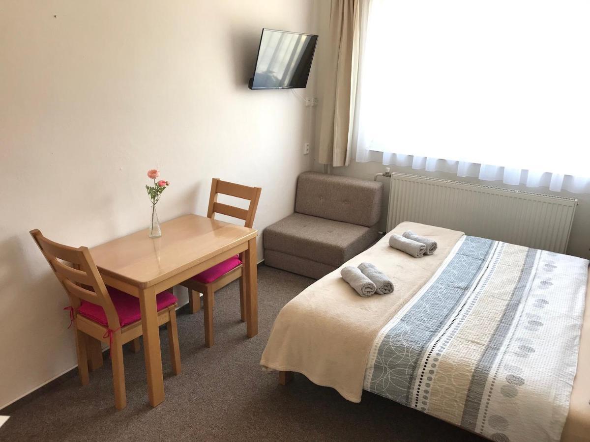 Pension Crhan Mikulov Buitenkant foto