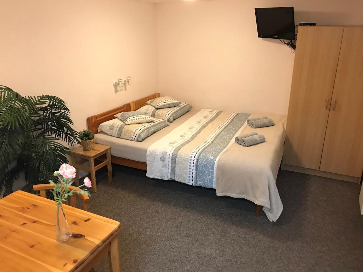 Pension Crhan Mikulov Buitenkant foto