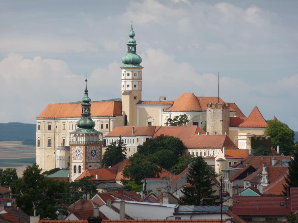 Pension Crhan Mikulov Buitenkant foto