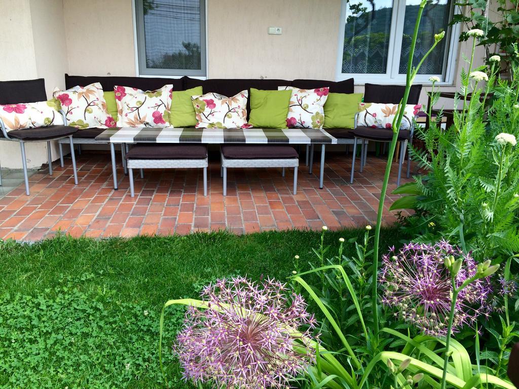 Pension Crhan Mikulov Buitenkant foto